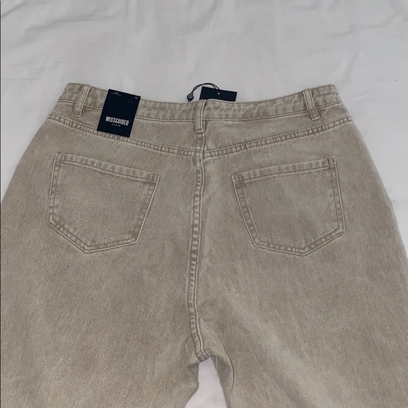 Mom Jeans - Picture 3 of 5